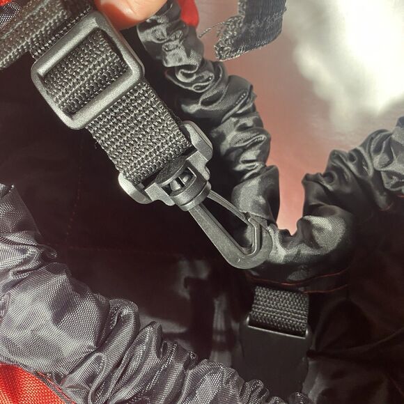 NWT OUTWARD HOUND Adjustable Sling Pet Carrier Crossbody Small Animal Red - Picture 5 of 12